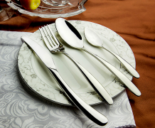 不銹鋼餐具用久了太臟怎么清洗？正確清洗不銹鋼的方法