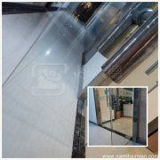 玻璃門上的頑固水漬如何清洗干凈？用納米海綿