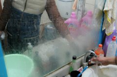 玻璃鏡子長期水紋如何清洗？